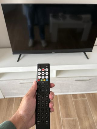 TV Hisense 40A4Q FullHD Smart TV Seminueva