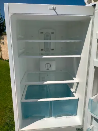 Nevera Daewoo blanca