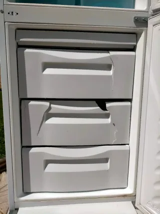 Nevera Daewoo blanca