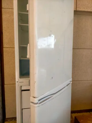 Nevera Daewoo blanca