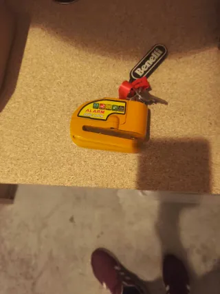 Candado de disco para moto con alarma