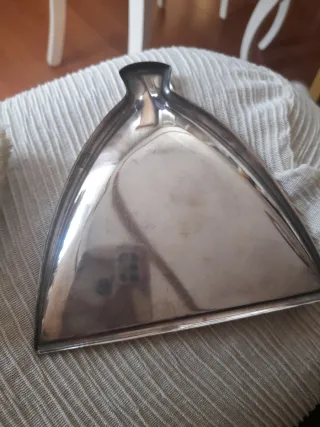 Recogemigas antiguo de metal