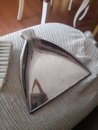 Recogemigas antiguo de metal