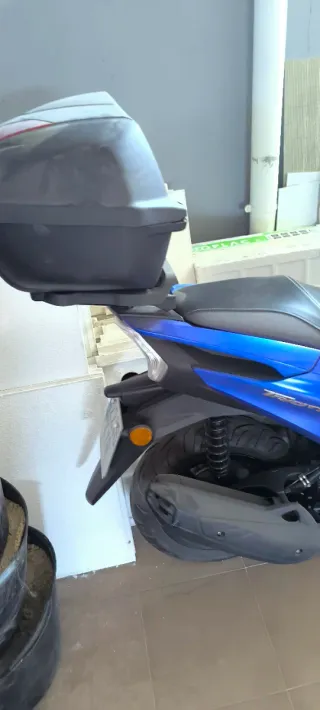 Yamaha 125 Scooter Azul
