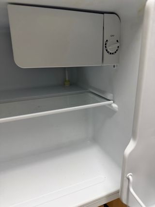 Frigorífico estudio blanco