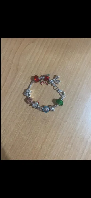 Bracciale con charm natalizi