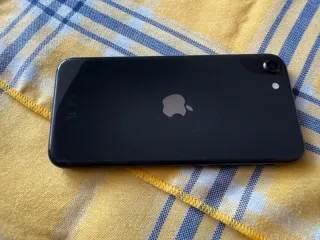 iPhone SE (2022) Preto