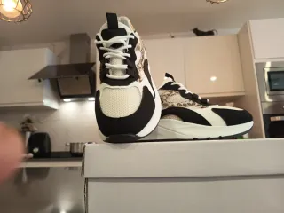 Zapatillas Guess Mujer Negro/Dorado/Blanco