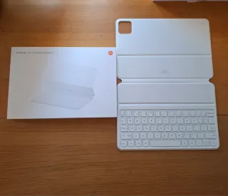 Xiaomi Pad 6 con accesorios