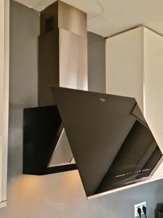 Campana extractora Beko cristal negro