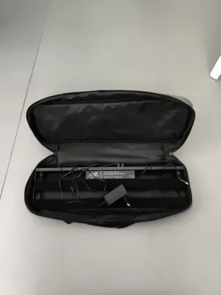 Pedalera con fuente de alimentación AKLO