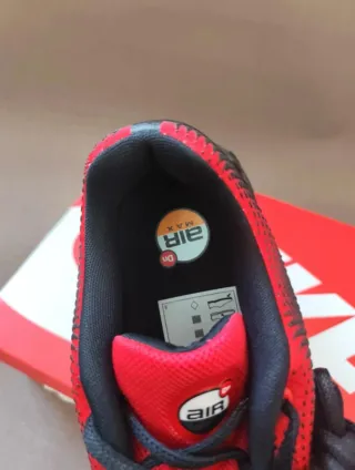 Botines Nike Air Max Rojos y Negros