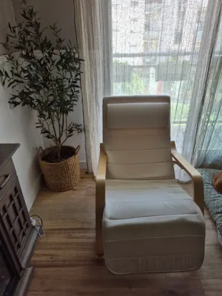 Butaca mecedora Ikea madera lactancia