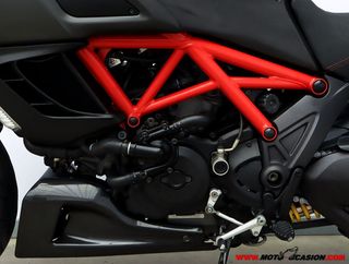 DUCATI DIAVEL CARBON