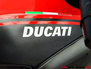 DUCATI DIAVEL CARBON