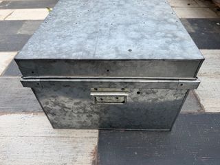 Baúl metálico galvanizado grande 74x40x30 cm