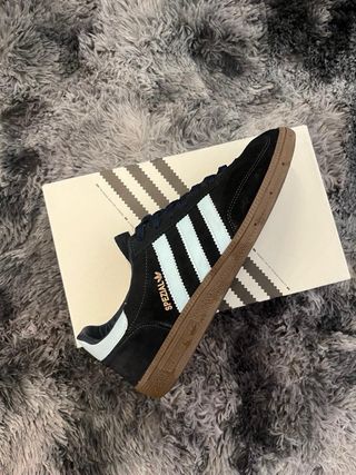 Adidas Spezial azul marino y Blancas