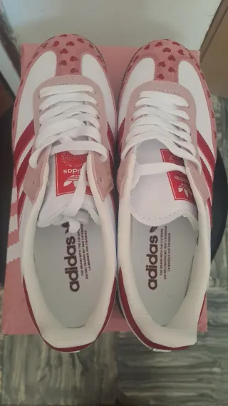 Adidas Samba x Comme des Garçons Corazones