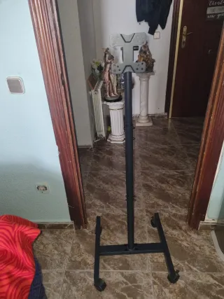 Soporte TV Pie Ruedas 32