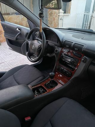 Mercedes-Benz Clase C 2005