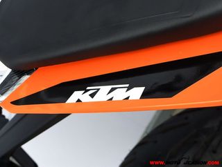 KTM 125 DUKE -APTA B Y A1- GARANTÍA OFICIAL