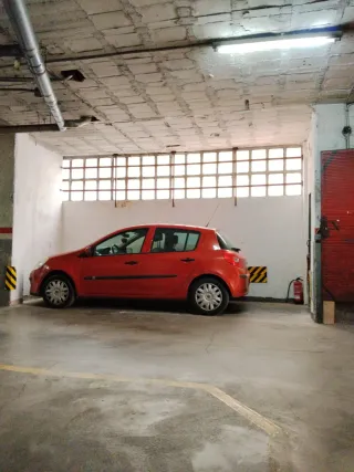 Plaça de pàrquing 5 x 2,05 metres via Aurèlia 22