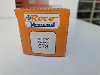 Roco Minitanks 673 PZH 2000 BW PAN UN 1/87