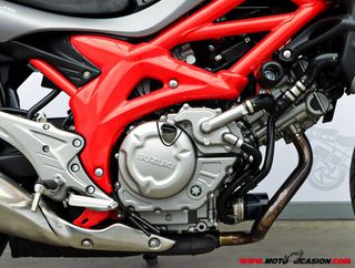 SUZUKI GLADIUS 650 -A2-