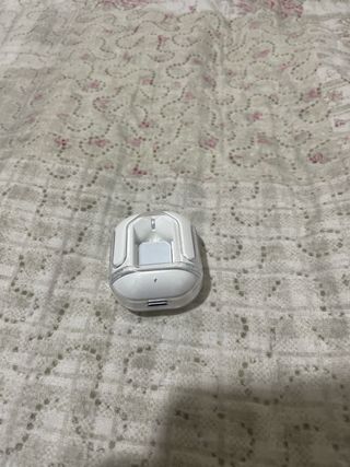 Cascos inalámbricos blancos