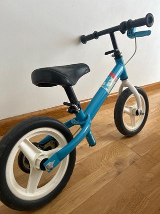Bicicleta de aprendizaje Btwin azul