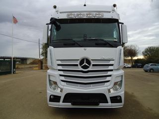 Scania G 480-CAMIONES PORTAMAQUINARIAS