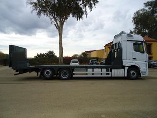 Scania G 480-CAMIONES PORTAMAQUINARIAS