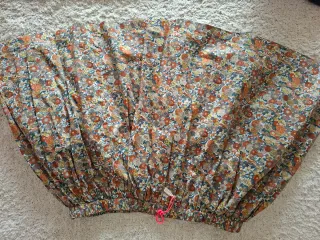 Conjunto chaqueta y falda niña floral