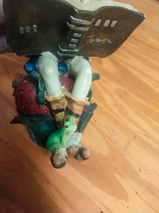 Figura Elfo Leyendo Libro