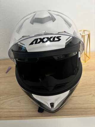 Casco de moto AXXIS blanco y negro. Talla XS
