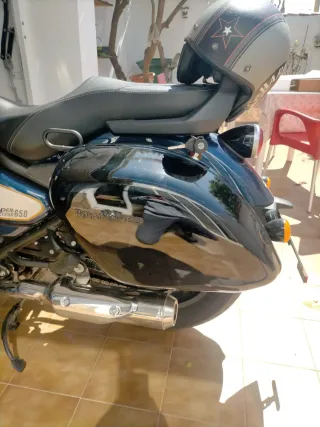 Maletas Laterales Royal Enfield Meteor 650 Negras