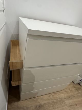 Cómoda Ikea Malm de 4 cajones