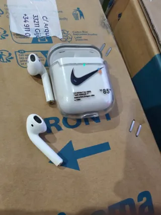 Apple AirPods 2da Generación carga inalámbrico