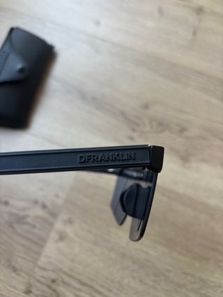 Gafas Doctor Franklin negras y rojas