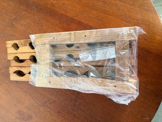Botellero de madera apilable