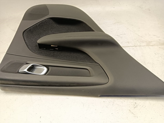 GUARNECIDO PUERTA TRASERA IZQUIERDA VOLVO XC40 D4