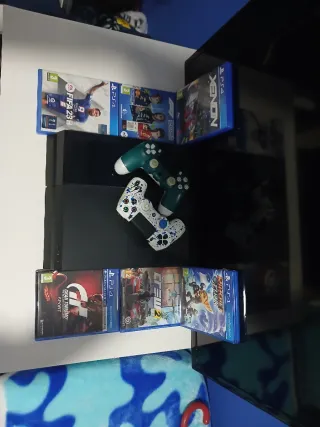Lote PS4 con juegos y mandos