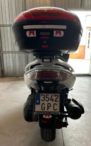 Kymco 500 Xciting Maxi Scooter