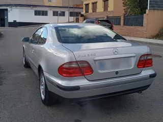 Mercedes-Benz CLK 320