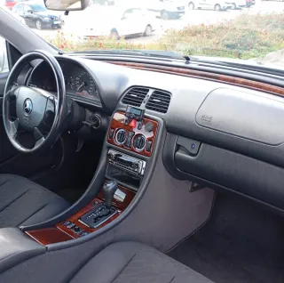 Mercedes-Benz CLK 320
