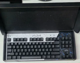 Teclado Gaming Logitech KDA PRO League of Legends