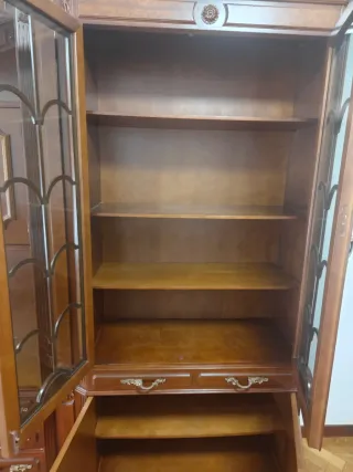 Mueble de salón madera y cristal