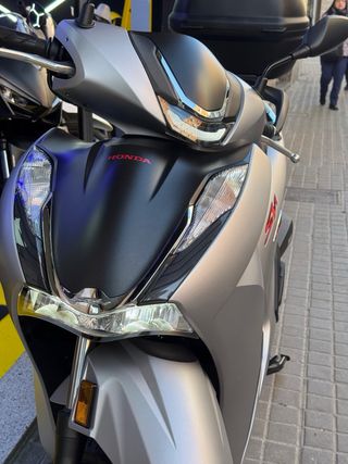 Honda SH350 2023 Plata Impecable