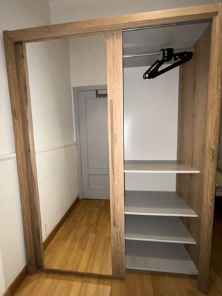 Armario ropero con puertas correderas de espejo