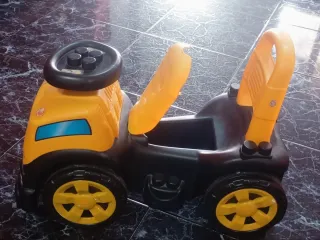 Correpasillos Camión Molto Infantil amarillo